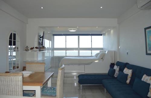North Beach Apartment | Accommodation Front - Luxurious 2 Sleeper Overlooking the Beachfront