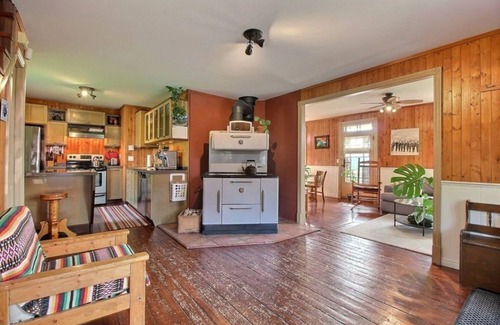 Saint Ferreol les Neiges Ski Chalet | Accueillant chalet entre village et montagnes (Mont-Sainte-Anne)