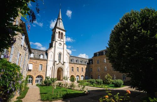 Saint-Come-d'Olt Hotel | Accueil du Couvent de Malet