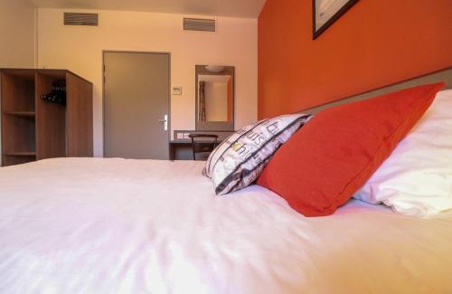 Athee-sur-Cher Hotel | ACE Hôtel Travel Athée sur Cher