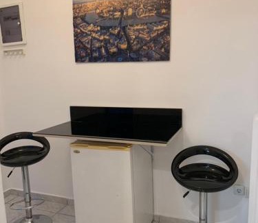 Platia Viktorias Apartment | Acharnon Suite