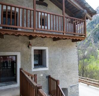 Coveyrand-Vieu Apartment | Achillea