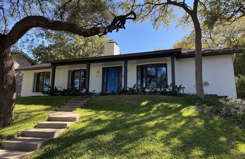 Barton Hills House | ACL Zilker-Barton Springs-Downtown-Walking Distance to Everything!