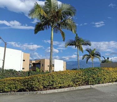 La Tebaida Apartment | Acogedor fresco iluminado rodeado de naturaleza apartasol en el Quindío