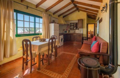 Isora House | Acogedora casa rural con Vistas al Mar y BBQ