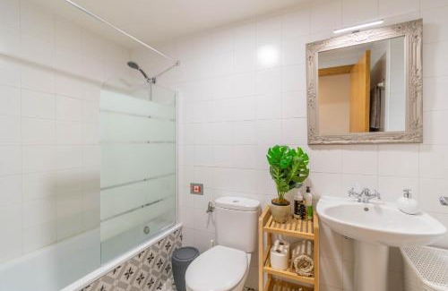 Mendillorri Apartment | Acogedora habitación en apartamento con terraza