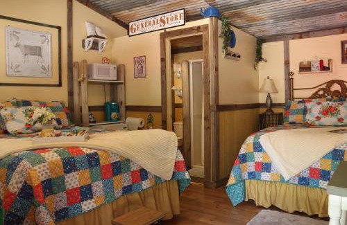 Canton House | Acorn Hideaways Canton Charming Pioneer Suite 1890's General Store