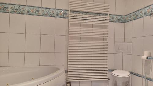 Eichelsdorf Apartment | Acorn Hill Apartments