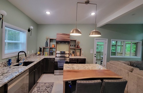 Leitchfield House | Acre lot surrounded by Rough River