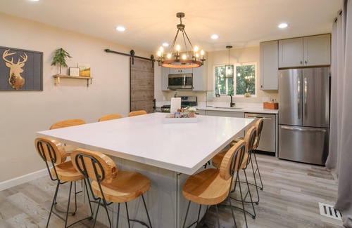 Prescott Cabin | ♨ Acre Retreat w/HotTub ♨ Secluded in the National Forest ♨ 9mi to downtown ♨