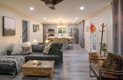 Prescott Cabin | ♨ Acre Retreat w/HotTub ♨ Secluded in the National Forest ♨ 9mi to downtown ♨