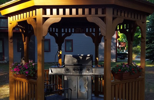 Bartlett Condo | Across The Street From The Base Lodge And Ski Lifts At Attitash