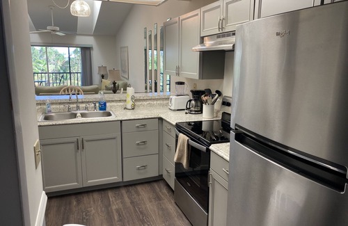Englewood Condo | ACTIVE CONDO COMPLEX. Nestled at a nature preserve, SURVIVED MILTON!