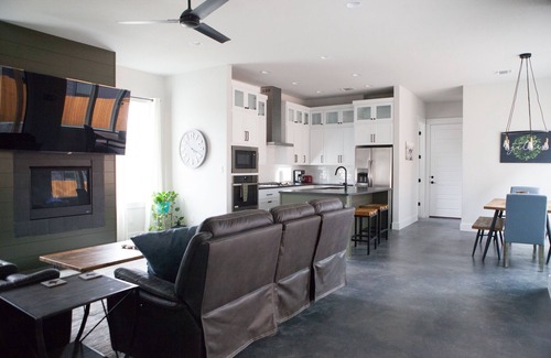 Georgetown House | Actually walkable to Georgetown Square with a private heated pool!n