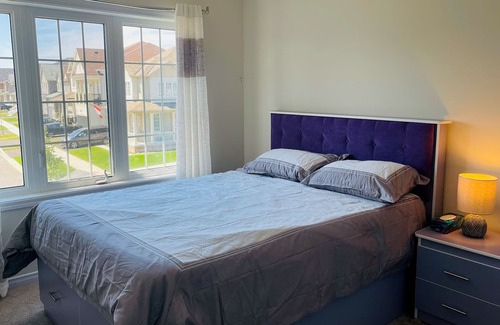 Thorold House | Ad's Place:Whole House in Welland, Niagara