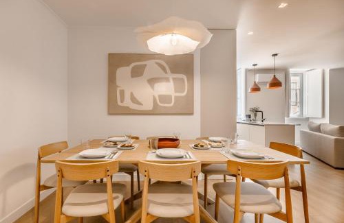 Misericordia Apartment | AD2 Renovated Charm in Prime Location with AC
