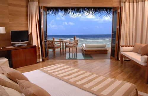 Meedhupparu Hotel | Adaaran Select Meedhupparu - 45 Minutes from Male by Seaplane