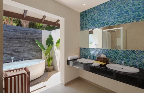 Meedhupparu Hotel | Adaaran Select Meedhupparu - 45 Minutes from Male by Seaplane