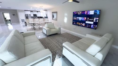 Port Isabel House | Adams st channel house home