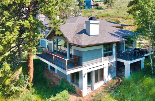 Windcliff Estates House | Adams Vacation Home at Windcliff by RedAwning