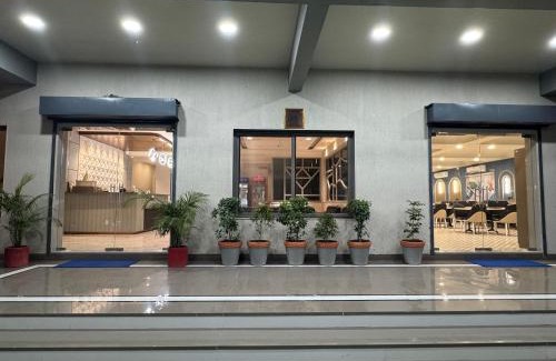 Anand Hotel | Adarsh Hotel