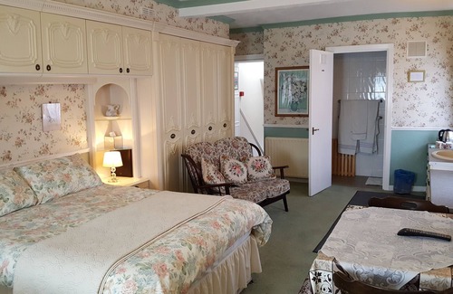 Clacton-on-Sea Bed & Breakfast | Adelaide Guesthouse