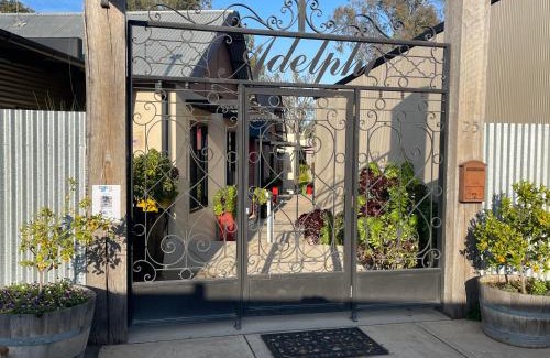 Echuca Apartment | Adelphi Apartments 1 or 1A