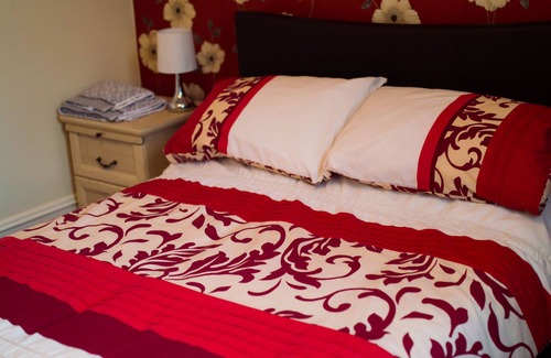 Old Deer Bed & Breakfast | Aden House Bed and Breakfast