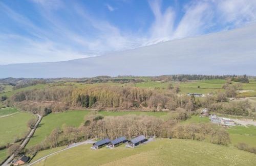 Kingswood House | Aderyn Du