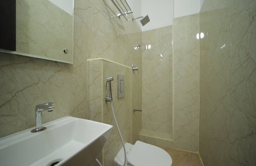Periamet Hotel | Adhava Park Inn