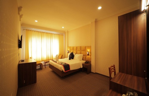 Periamet Hotel | Adhava Park Inn