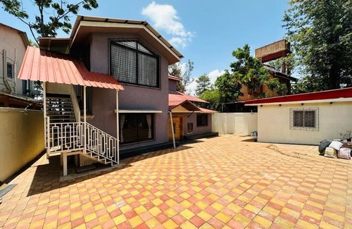 Wai House | Adhiraj Villa is a luxurious villa located in Panchgani-Mahabaleshwar Road.