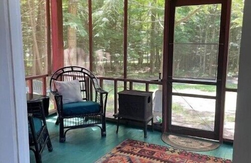 Saranac Lake Cabin | Adirondack cozy cottage with lake access, "Lune"
