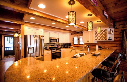 Cold Brook Cabin | Adirondack Lakeside Lodging, Wrap Around Deck, Panoramic Lakeviews, Beach Access
