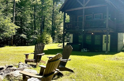 Jay Cabin | ADK Cabin | River Access | Hot Tub | Dog Friendly