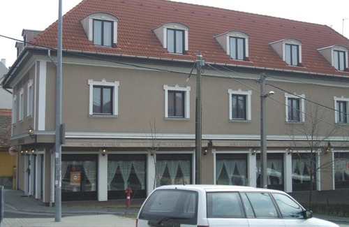 Budaors Hotel | Adler Hotel