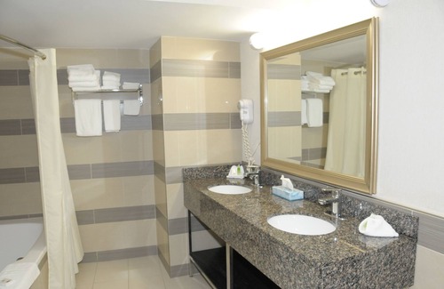 Central Hamilton Hotel | Admiral Inn Hamilton