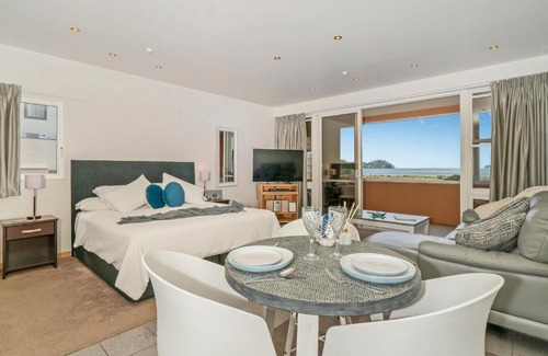 Whitianga House | Admiralty Aerie 209 - Whitianga Studio Holiday Apartment