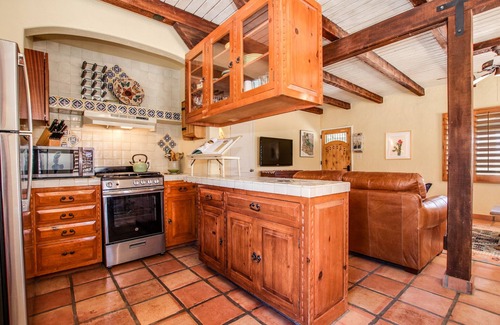 Cortaro House | Adobe Home w/Mt Views -Hacienda Del Cholla
