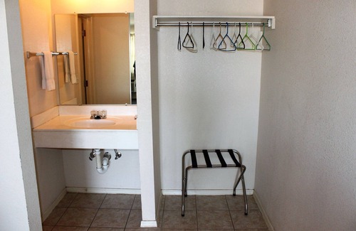 Clint Hotel | Adobe Inn Motel