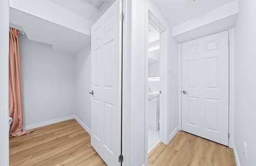 Barrie Apartment | Adorable 1-bdrm basement, Fast WIFI, Free Parking, Smart TV