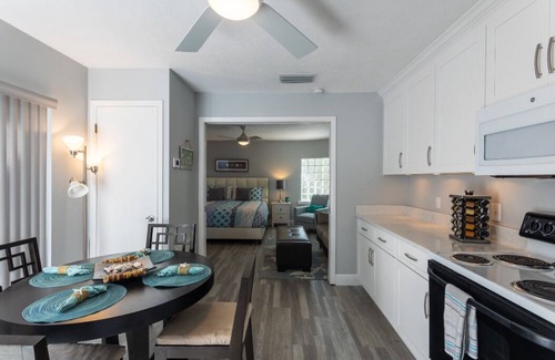 Sarasota House | Adorable 1 Bedroom, 1 Bath guesthouse < 1block to Lido Beach