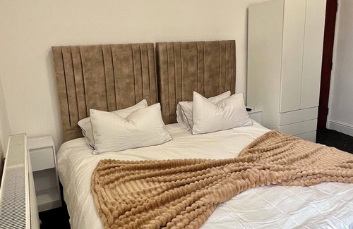 Colne Bed & Breakfast | Adorable 1-bedroom bed & breakfast in Colne