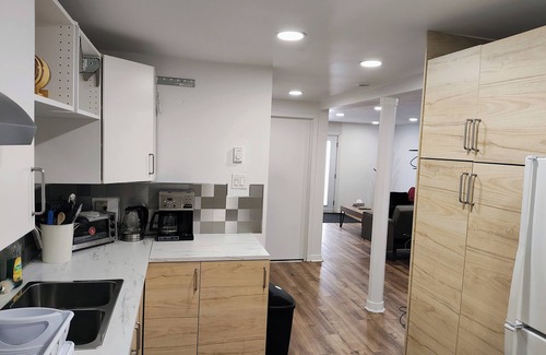Laval House | Adorable 1-Bedroom in Laval