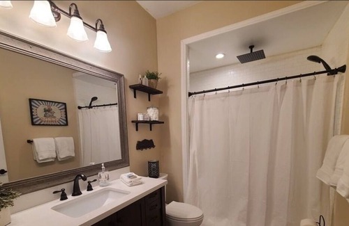 Rosebud Cottage | Adorable 1 bedroom in the heart of Rosebud!
