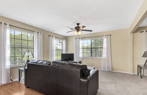 Friendswood Apartment | Adorable 1-bedroom private guesthouse with pool and spa