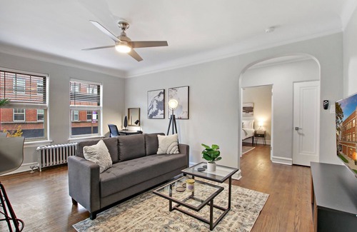 Evanston Apartment | Adorable 1BR Apartment in Evanston