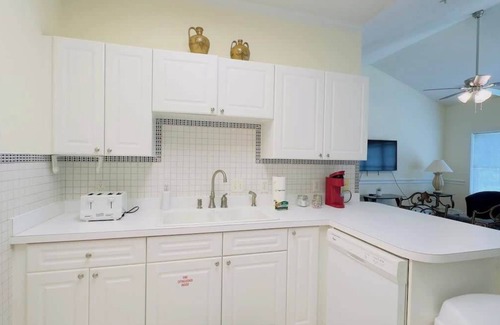 Central Myrtle Beach Apartment | Adorable 1BR condo at Magnolia North