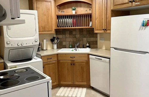 Layton Apartment | Adorable 2-bedroom basement with indoor fireplace
