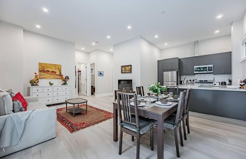 Englemount - Lawrence House | Adorable 2 Bedroom Vacation Home with Free Parking